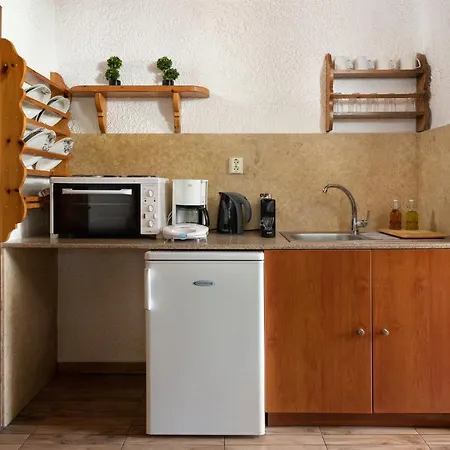 Elefteria Apts & 3*