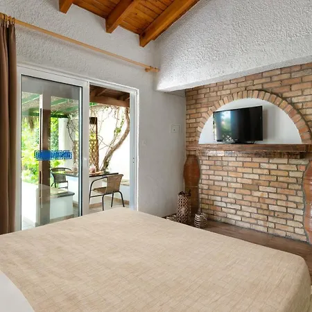 Elefteria Apts & Aparthotel 3*