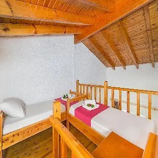 Elefteria Apts & Aparthotel