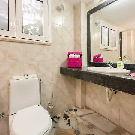 Elefteria Apts & 3*