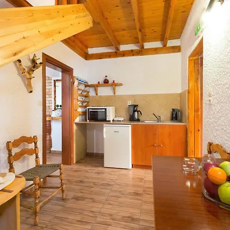 Elefteria Apts &