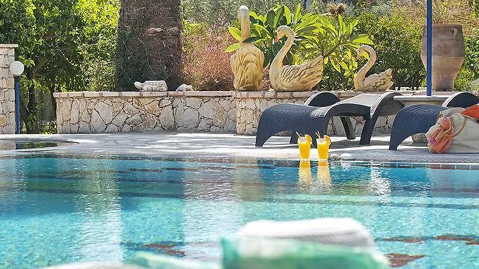 Elefteria Apts & 4* Kolymbia