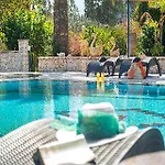 Elefteria Apts & Apartahotel