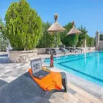 Apartahotel Elefteria Apts &