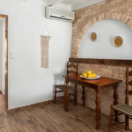 Apart-hotel Elefteria Apts & 4*