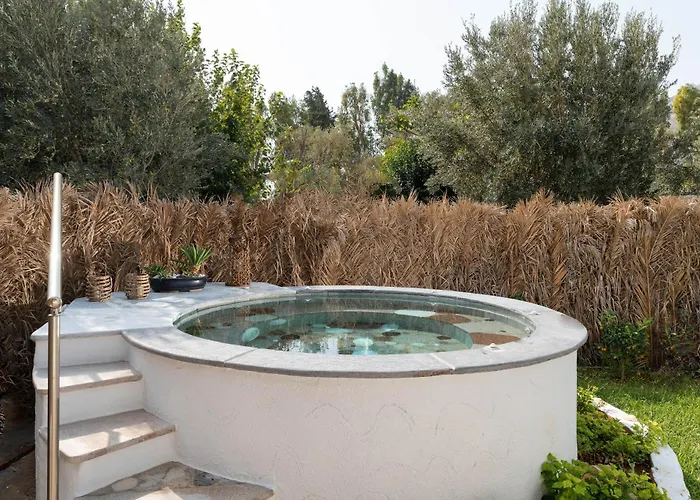 Ξενοδοχείο με διαμερίσματα Elefteria Apts & 4*