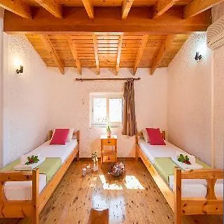 Elefteria Apts & Ξενοδοχείο με διαμερίσματα 4*