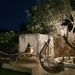 Elefteria Apts & 4*