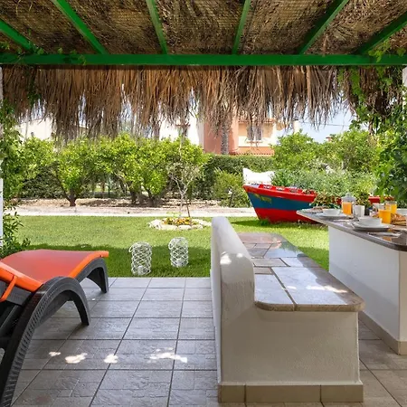 Elefteria Apts & Aparthotel