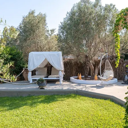 Aparthotel Elefteria Apts & 4*