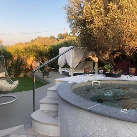 Elefteria Apts & 4*