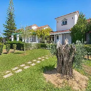 Elefteria Apts & 4*