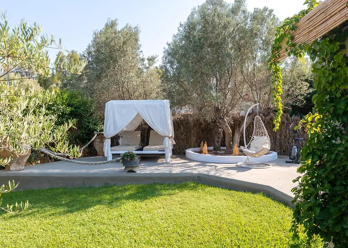 Aparthotel Elefteria Apts & 4*